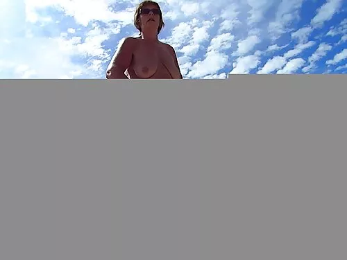 Съпрузите излизат го ...