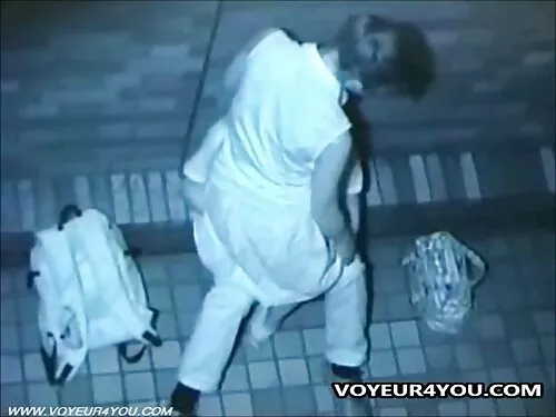 Задник баби се ебът  ...