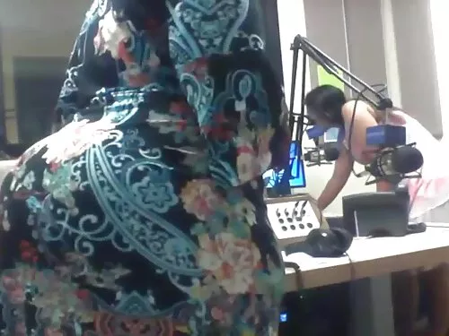 Две баби се ебът сек ...