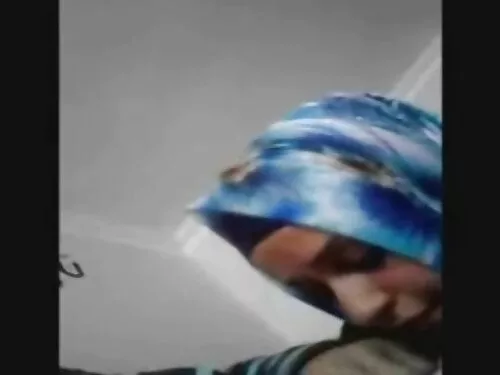 Татуиран чичко чука  ...