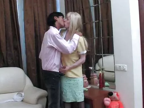 Едрогърдата приятелк ...