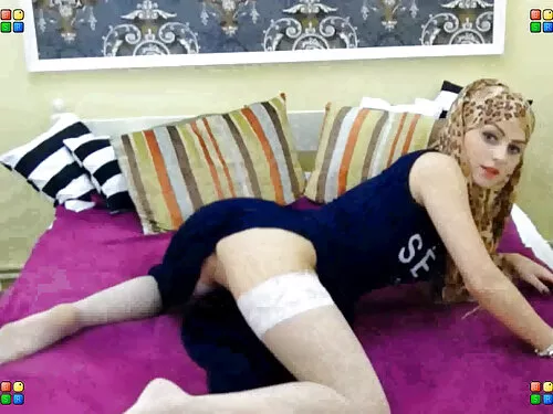 Очилата азиатка със  ...